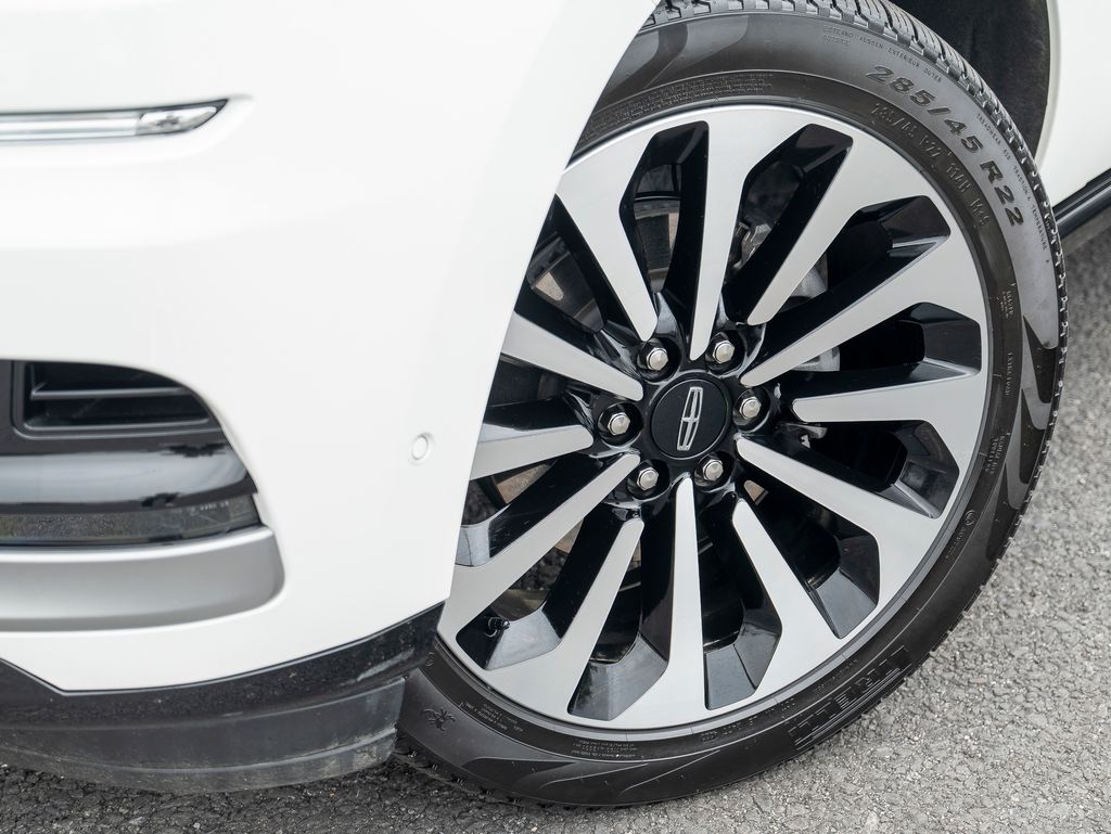 2024 Lincoln Navigator L Reserve photo 9
