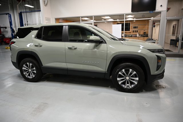 2026 Chevrolet Equinox LT photo 3