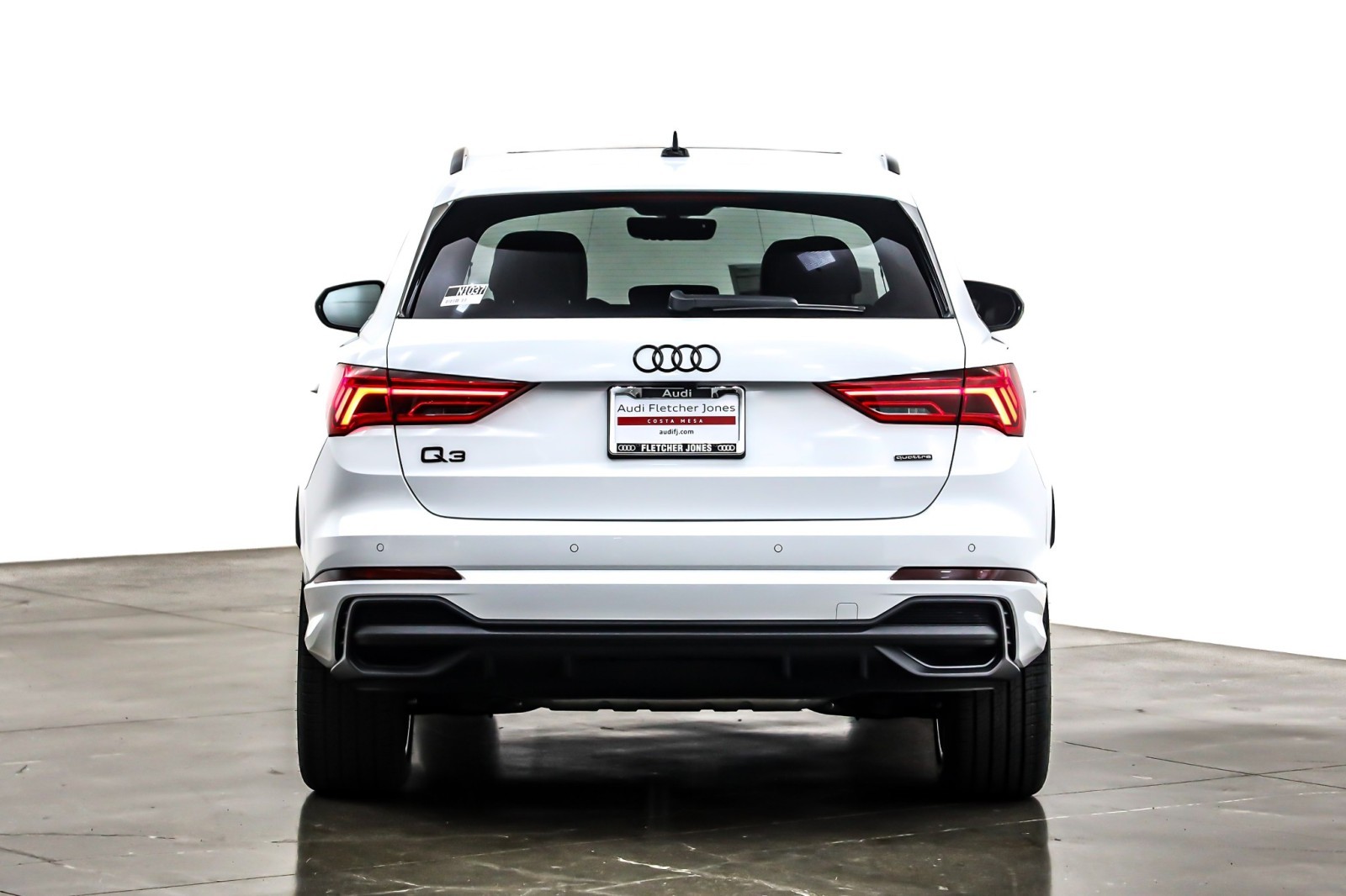 2025 Audi Q3 S line Premium 45 TFSI photo 3