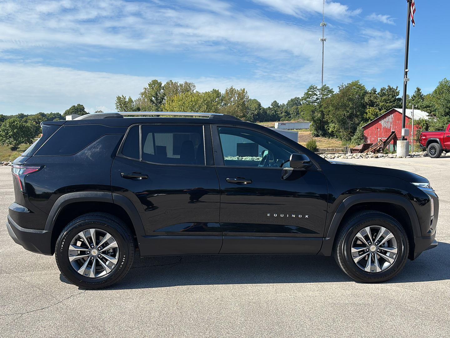2025 Chevrolet Equinox LT photo 3