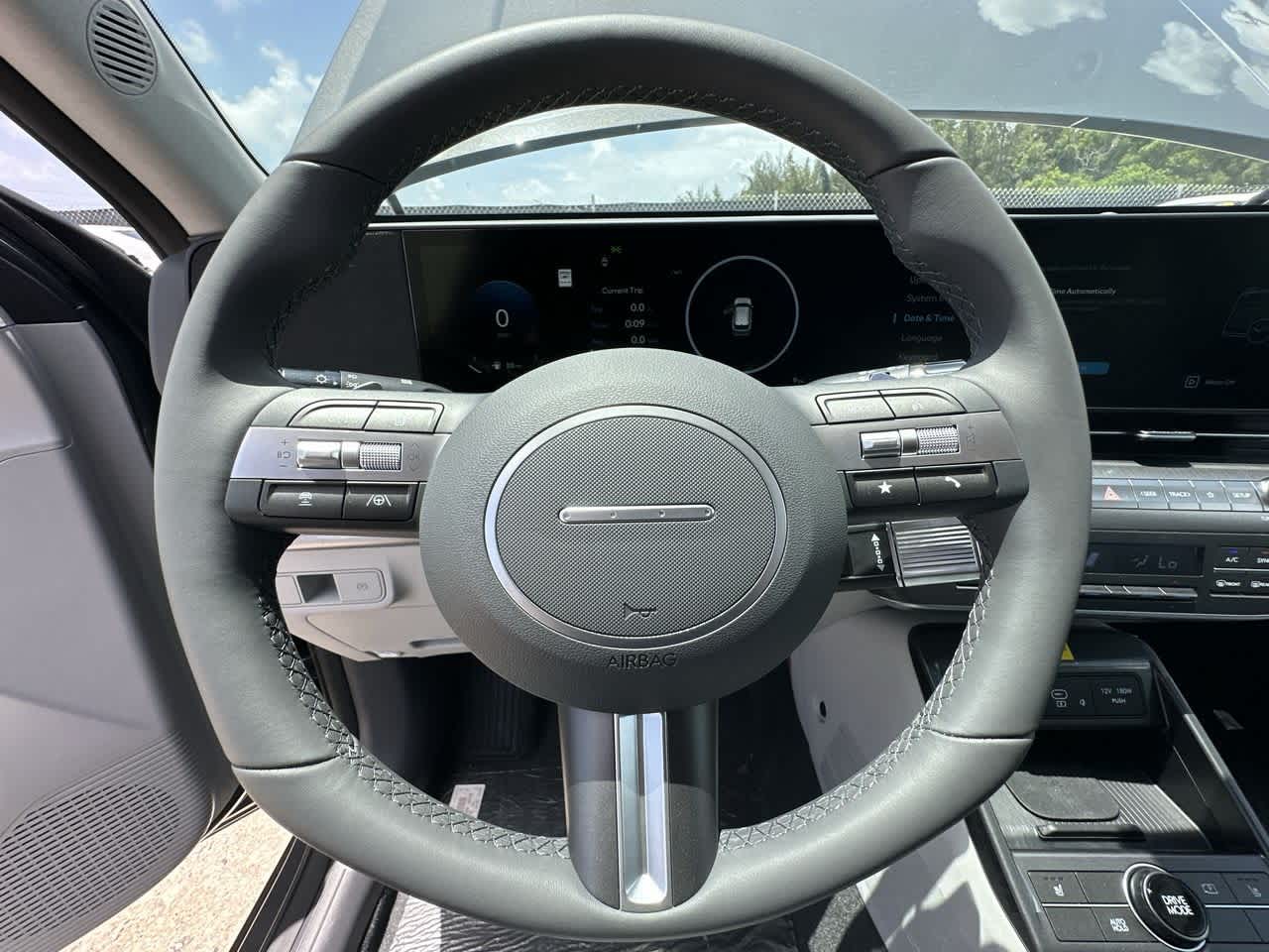 2025 Hyundai Kona SEL photo 15