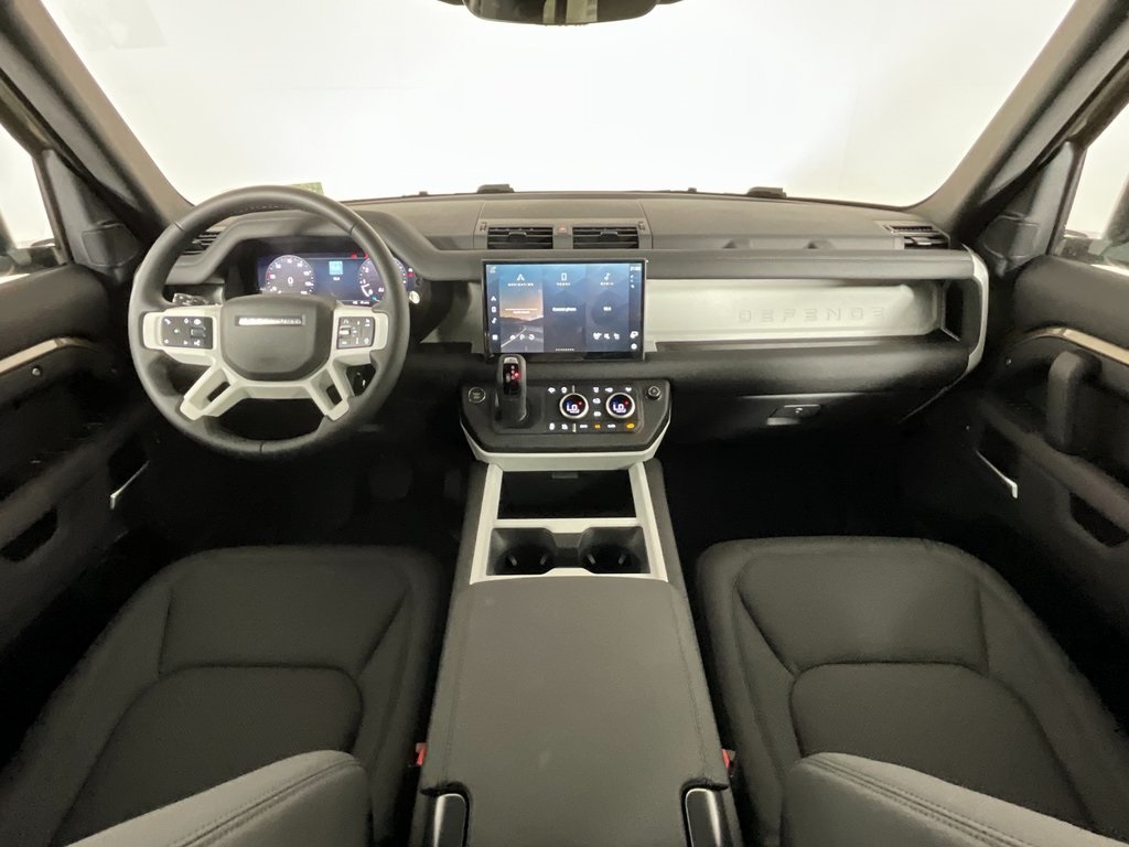 2025 Land Rover Defender 110 S photo 4