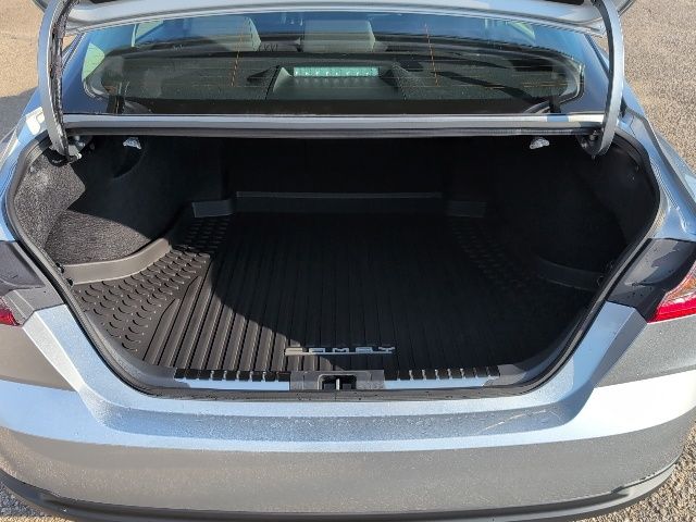 2025 Toyota Camry LE photo 16