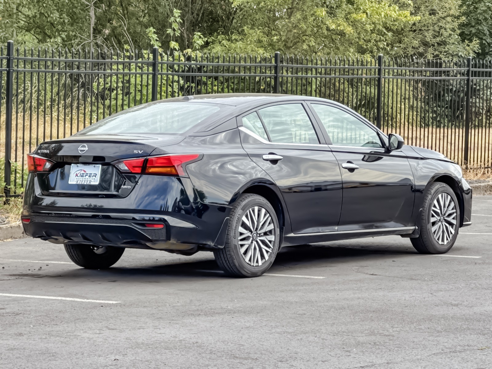 2024 Nissan Altima 2.5 SV photo 2