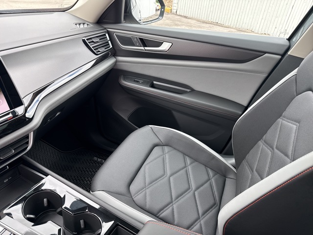 2025 Volkswagen Atlas Peak Edition SE photo 20