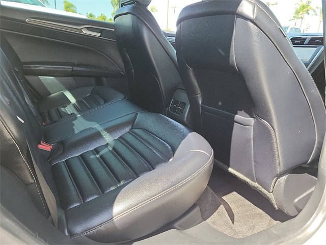 2020 Ford Fusion Hybrid SEL photo 20