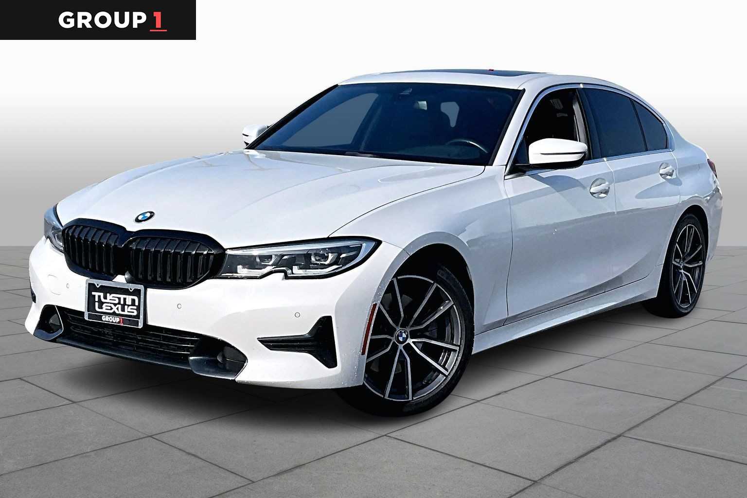 2019 BMW 3 Series 330i's photo