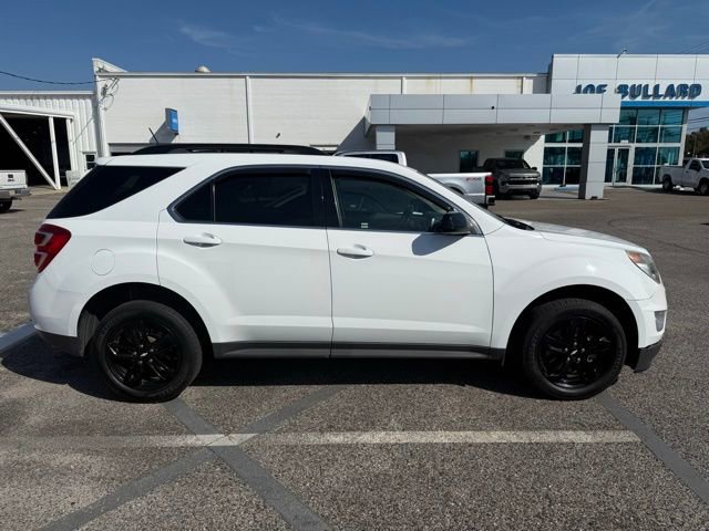 2017 Chevrolet Equinox LT photo 4