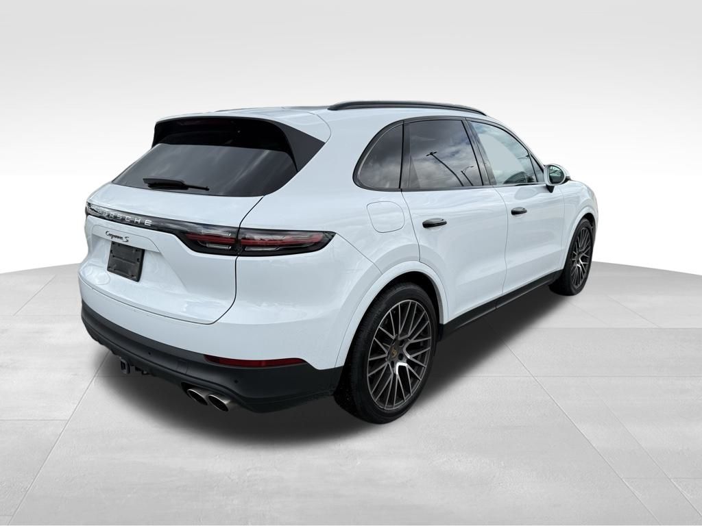 2022 Porsche Cayenne S photo 4