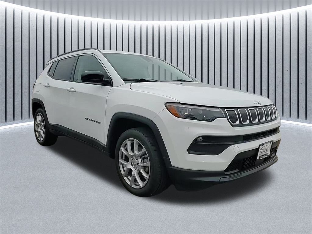 2022 Jeep Compass Latitude Lux