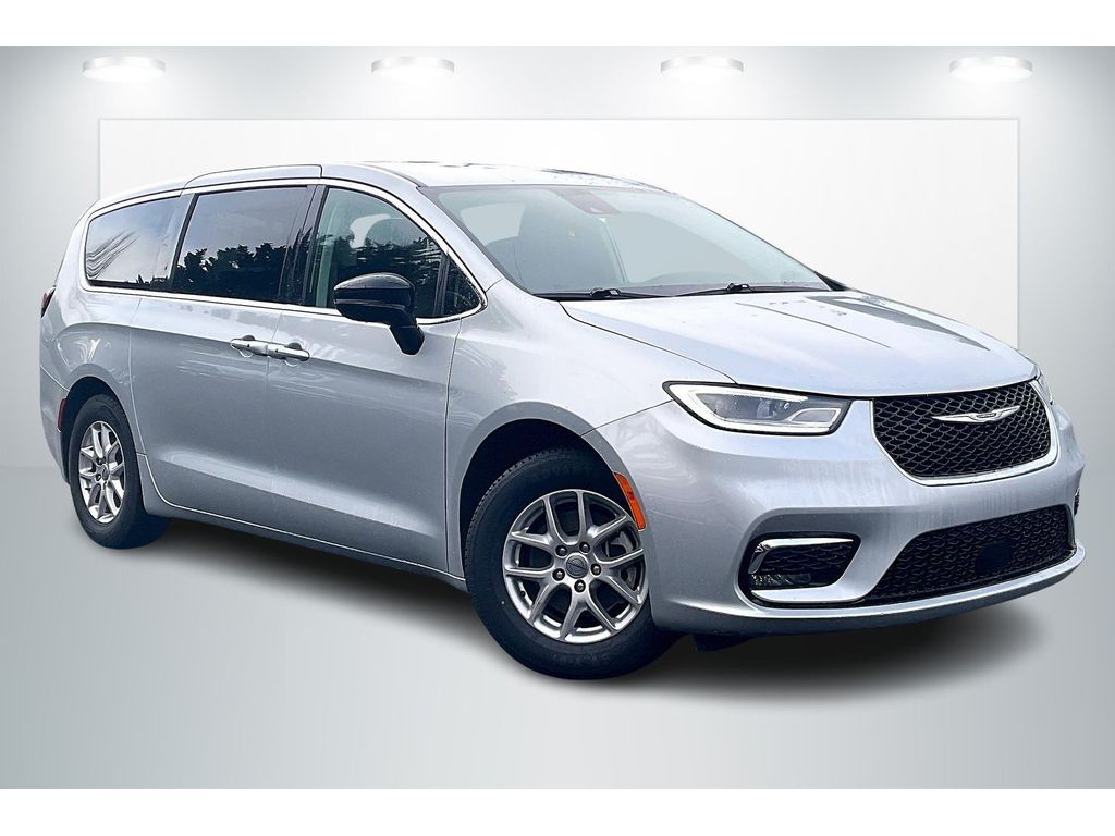 2024 Chrysler Pacifica Touring L's photo