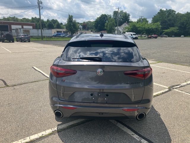 2021 Alfa Romeo Stelvio Ti photo 6