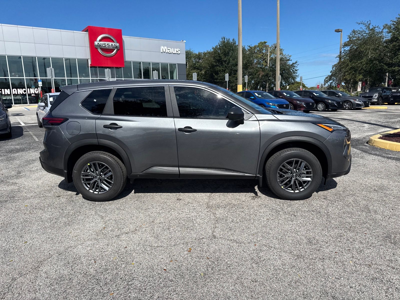 2026 Nissan Rogue S photo 3