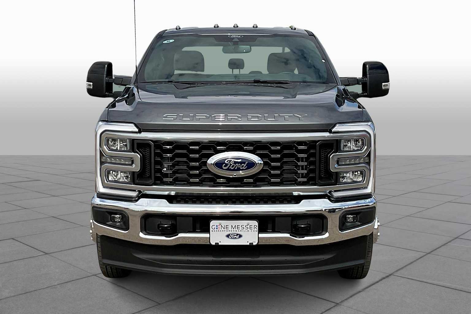 2026 Ford F-350 Lariat photo 3