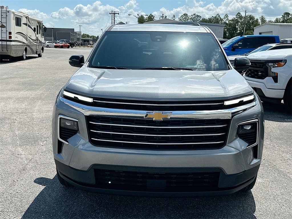 2026 Chevrolet Traverse photo 2