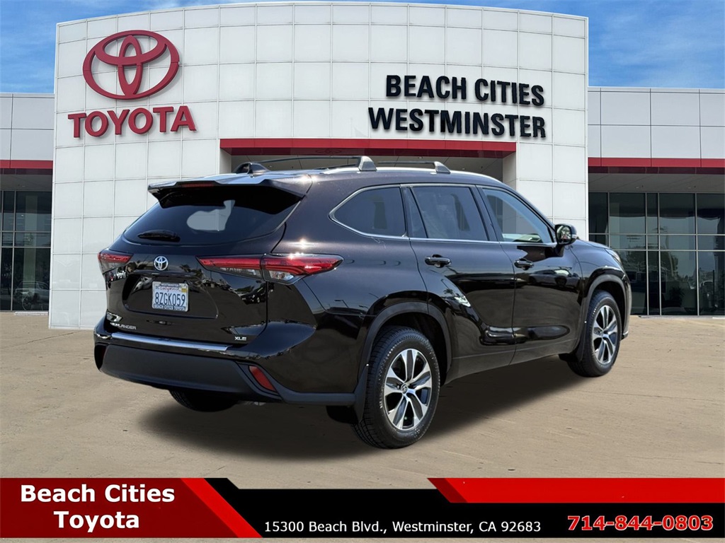 2022 Toyota Highlander XLE photo 10