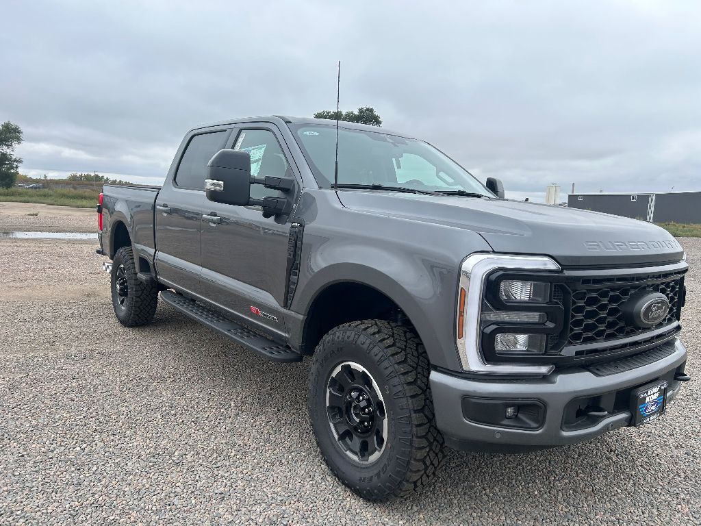 2025 Ford F-350 Lariat photo 2