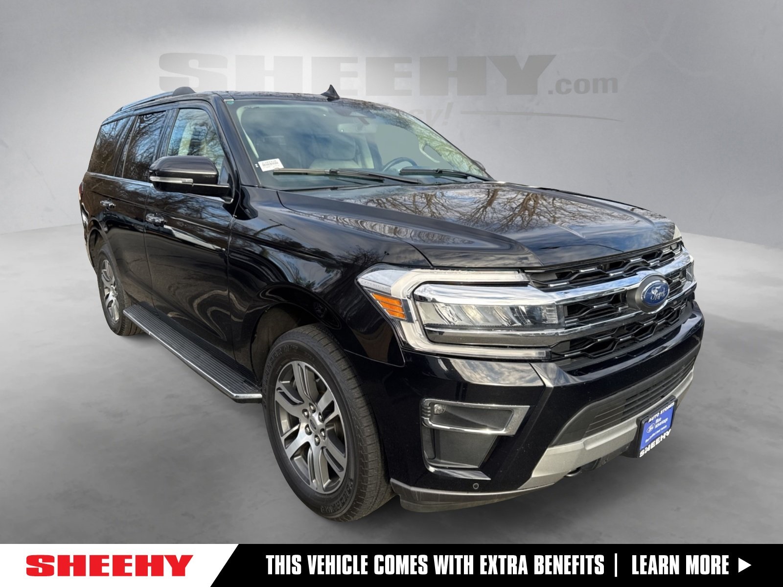 2023 Ford Expedition Limited's photo