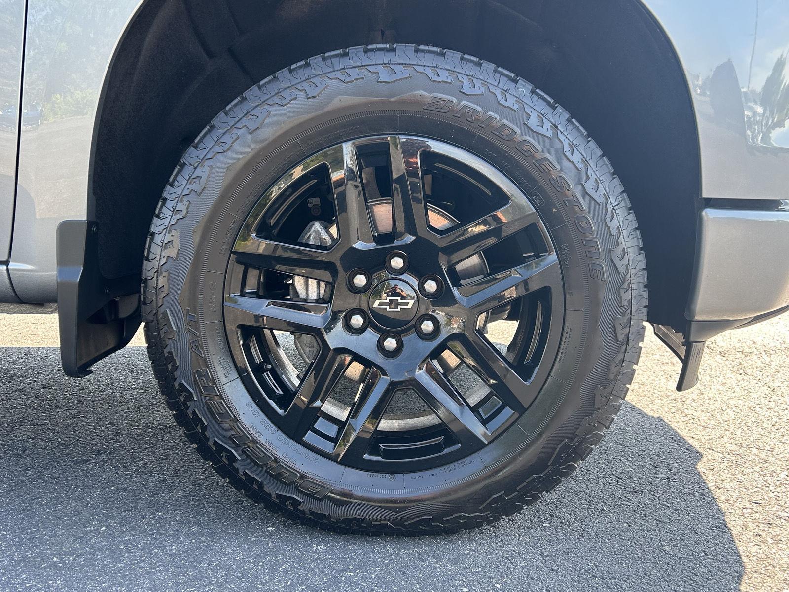 2023 Chevrolet Silverado 1500 RST photo 8