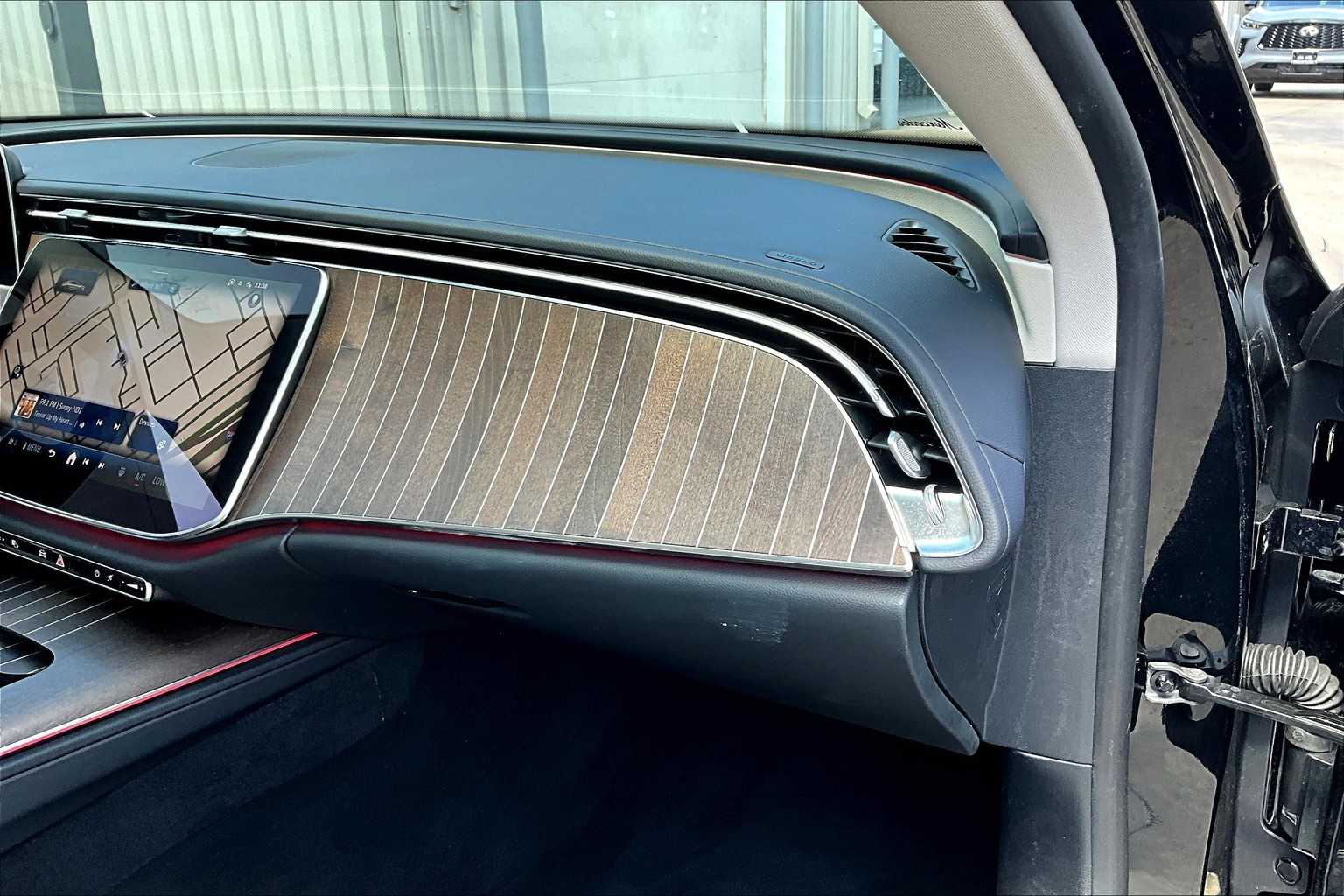 2025 Mercedes Benz E 350 4MATIC photo 17
