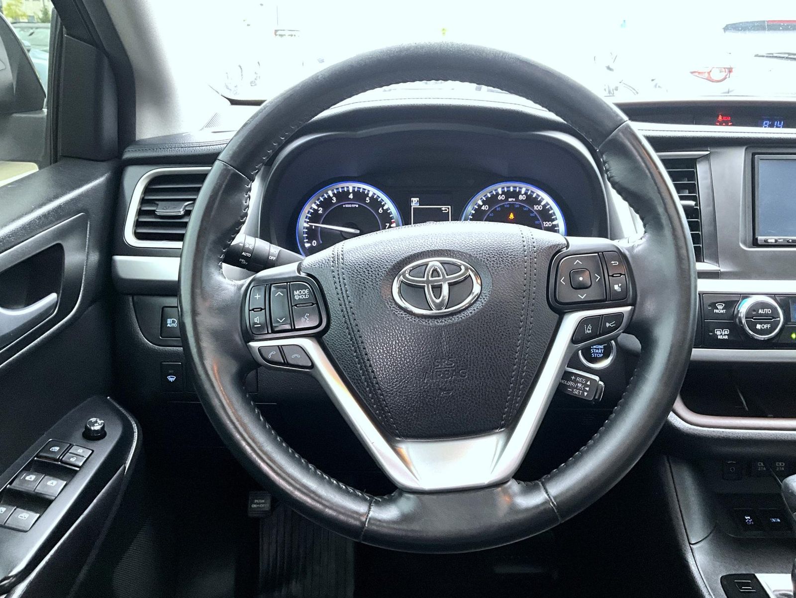 2017 Toyota Highlander XLE photo 12