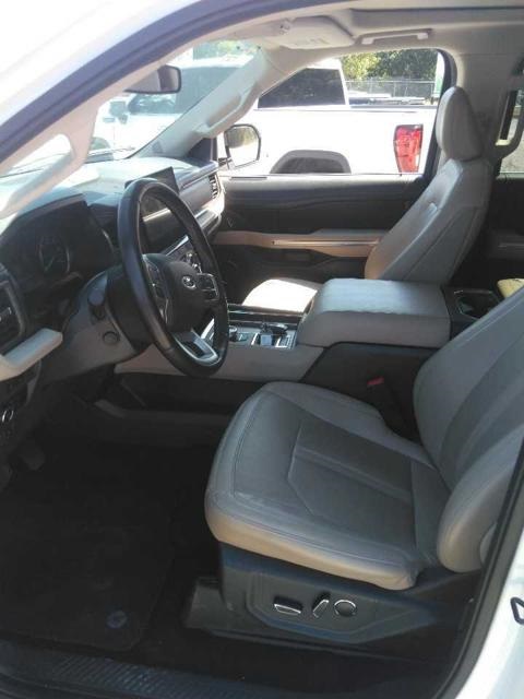 2023 Ford Expedition Limited photo 6