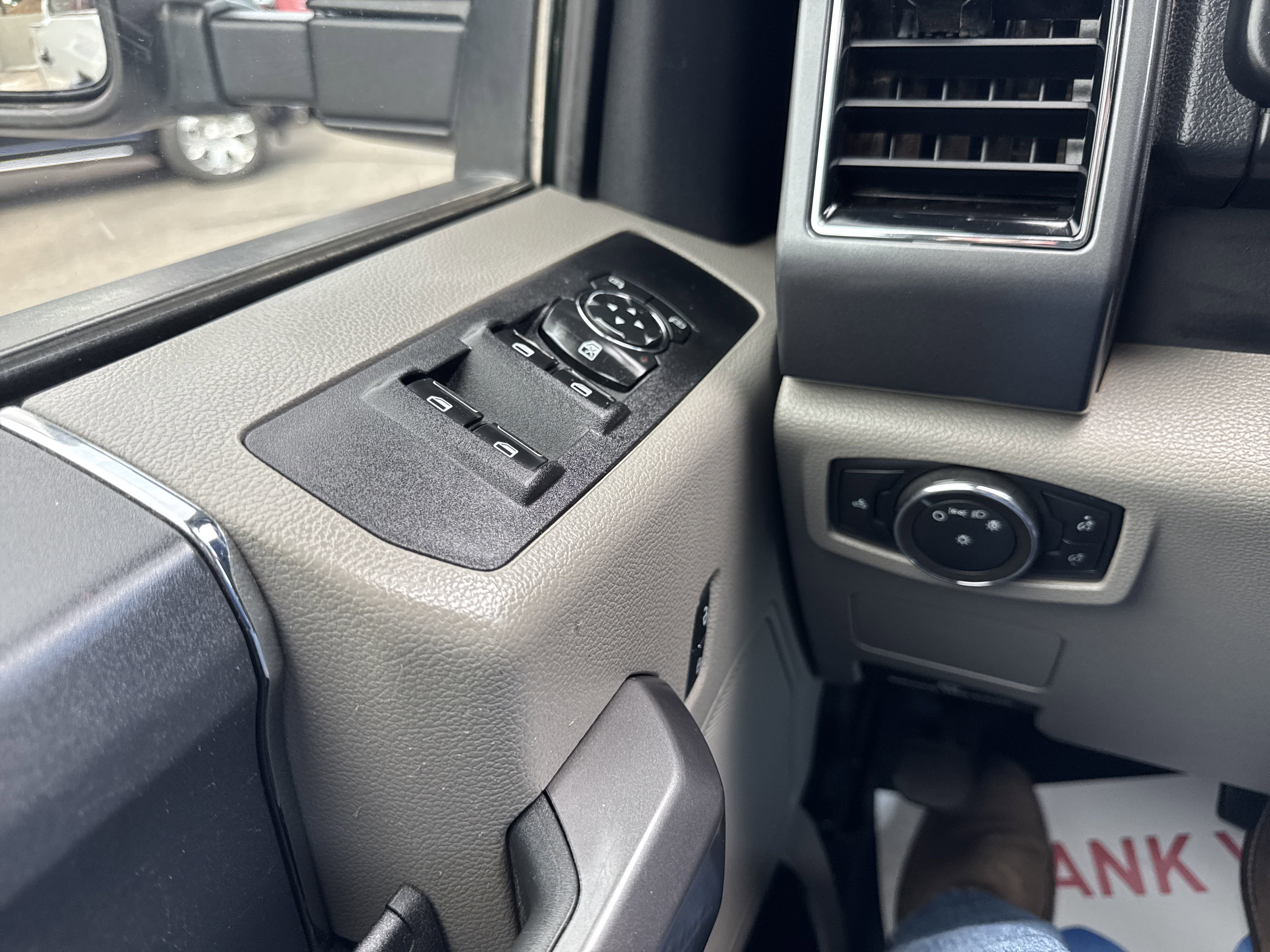 2022 Ford F-250 XLT photo 6
