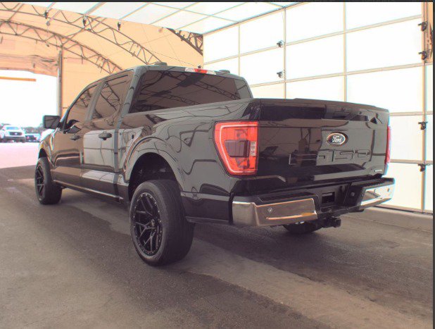 2023 Ford F-150 XLT photo 3