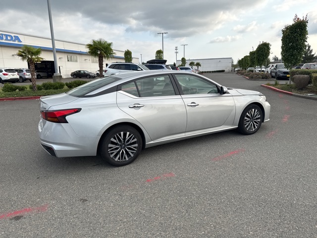 2023 Nissan Altima 2.5 SV photo 5