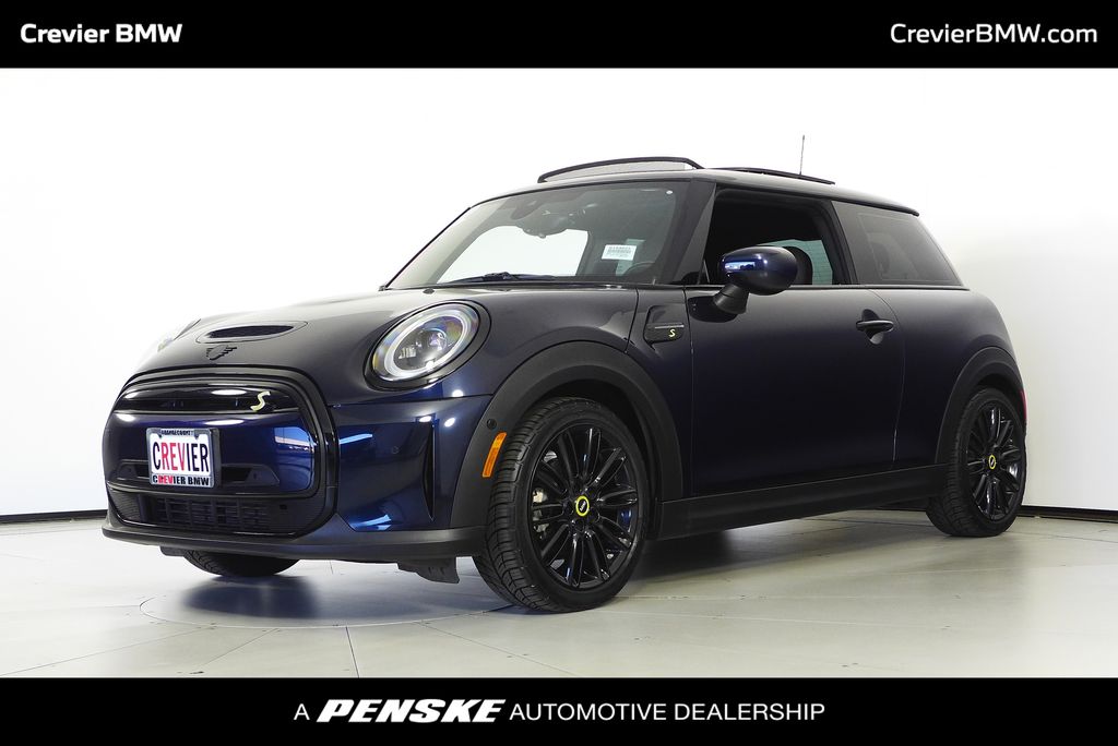 2022 MINI Hardtop 2 Door SE's photo