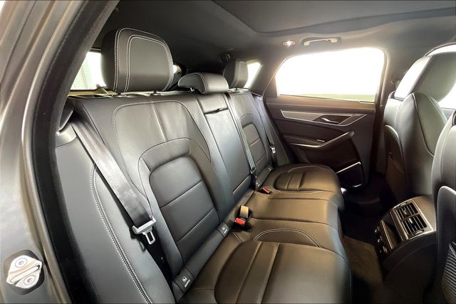 2026 Jaguar F-PACE P250 R-Dynamic S photo 8
