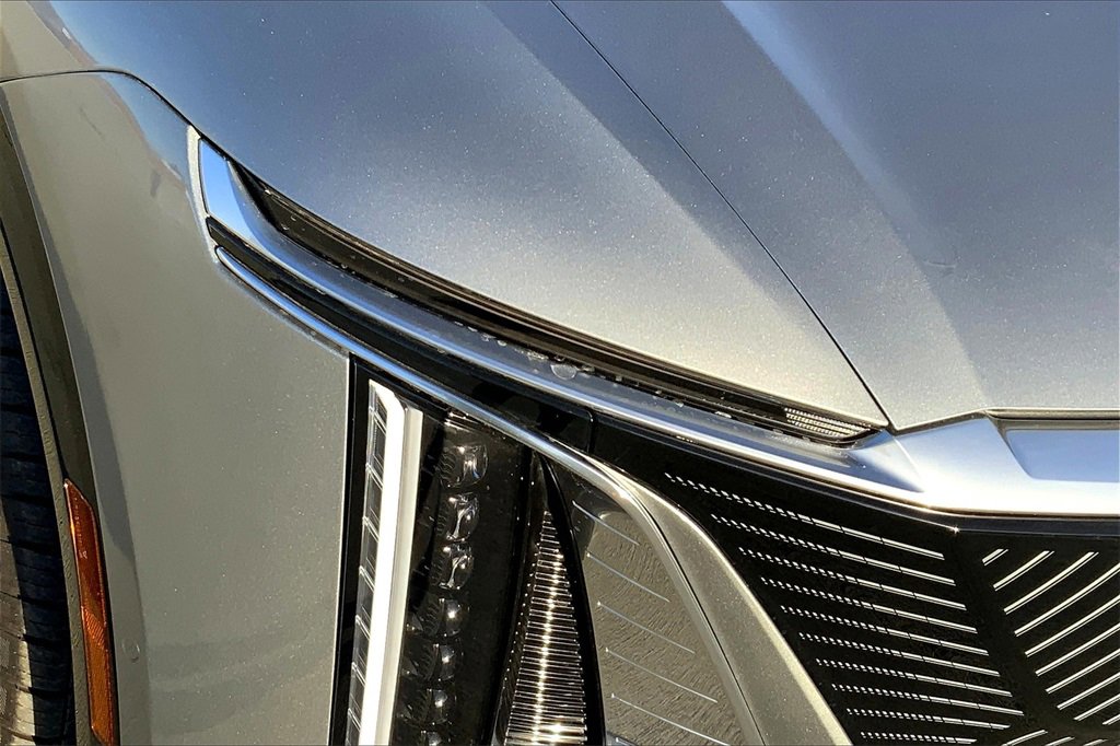 2025 Cadillac Lyriq Luxury photo 14