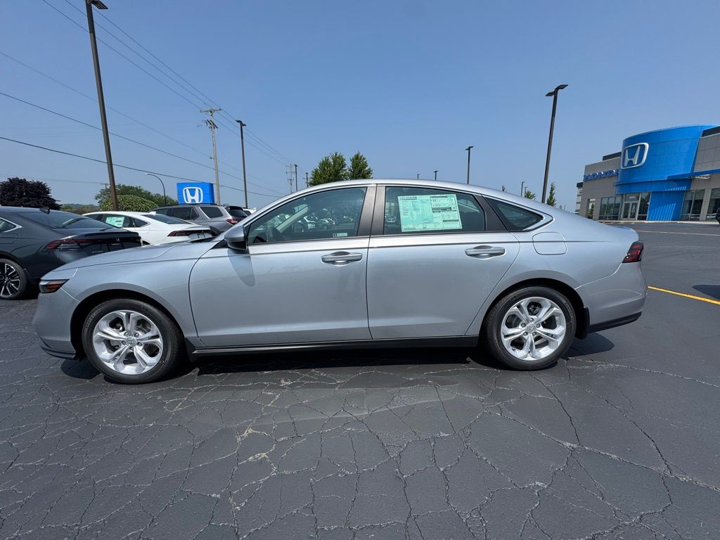 2025 Honda Accord LX's photo