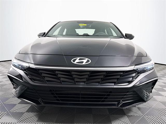 2025 Hyundai Elantra SEL Sport photo 8
