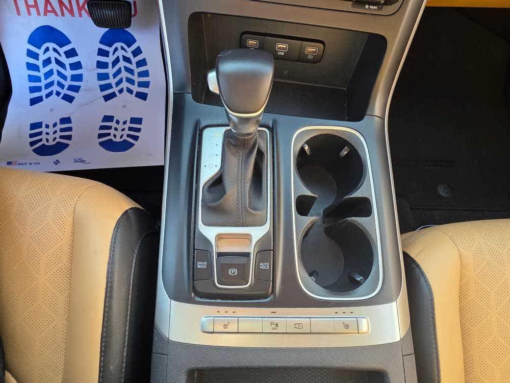 2023 Kia Carnival LX photo 16