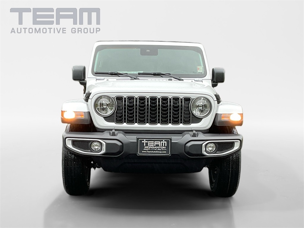 2025 Jeep Gladiator Sport S photo 2