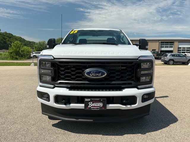 2025 Ford F-350 XL photo 2