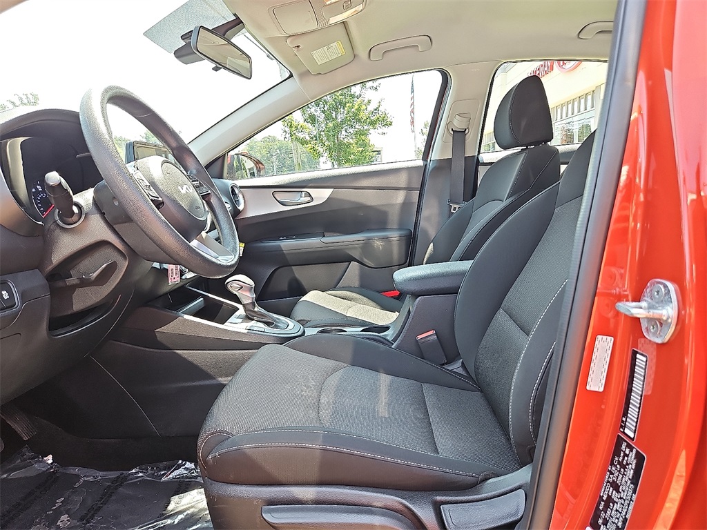 2023 Kia Forte LXS photo 11