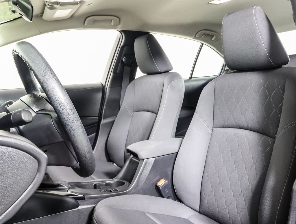 2024 Toyota Corolla LE photo 7