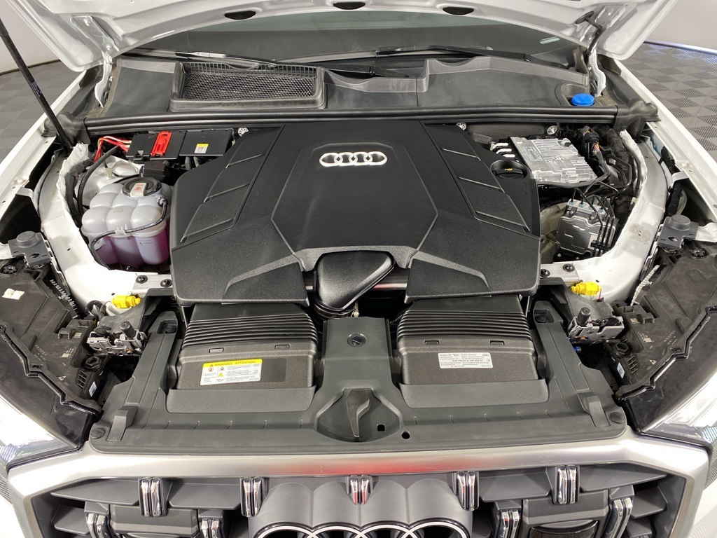 2025 Audi Q7 55 Premium Plus photo 3