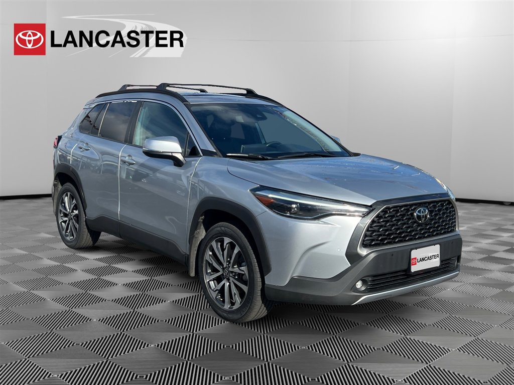 2022 Toyota Corolla Cross XLE's photo