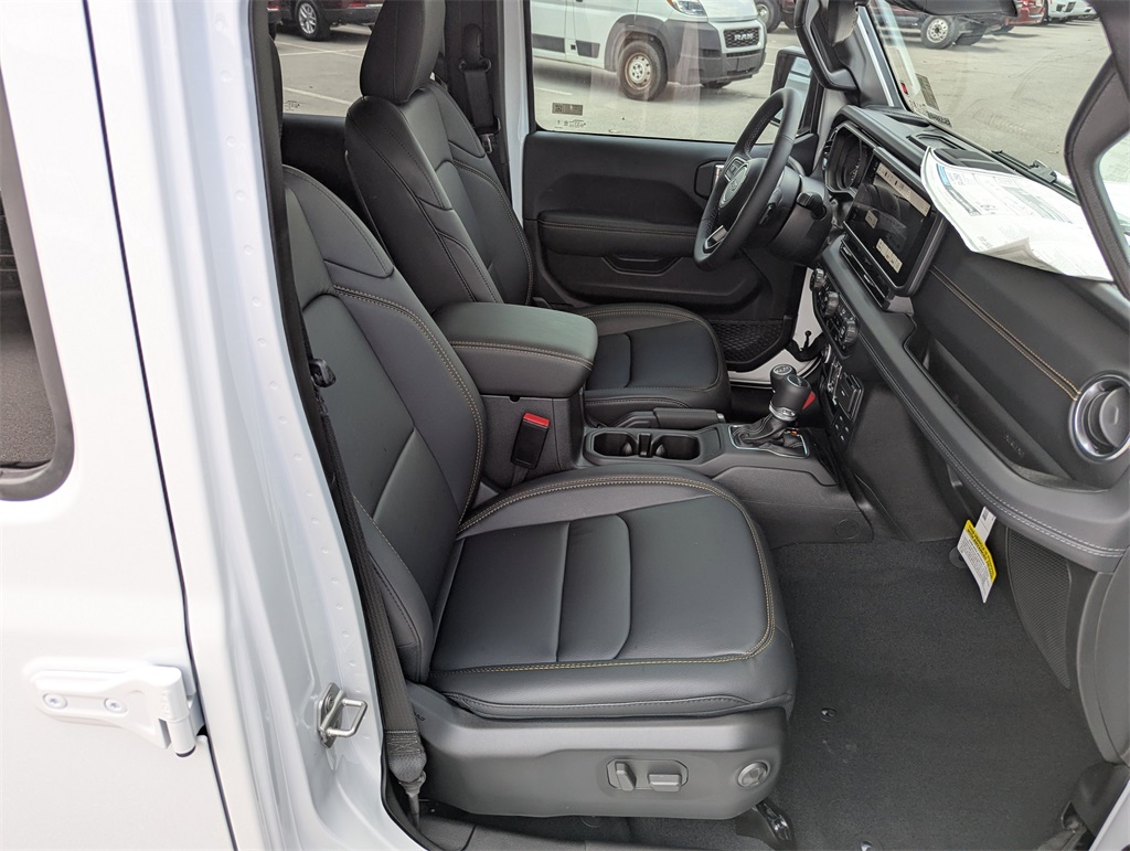 2025 Jeep Gladiator Sport photo 35