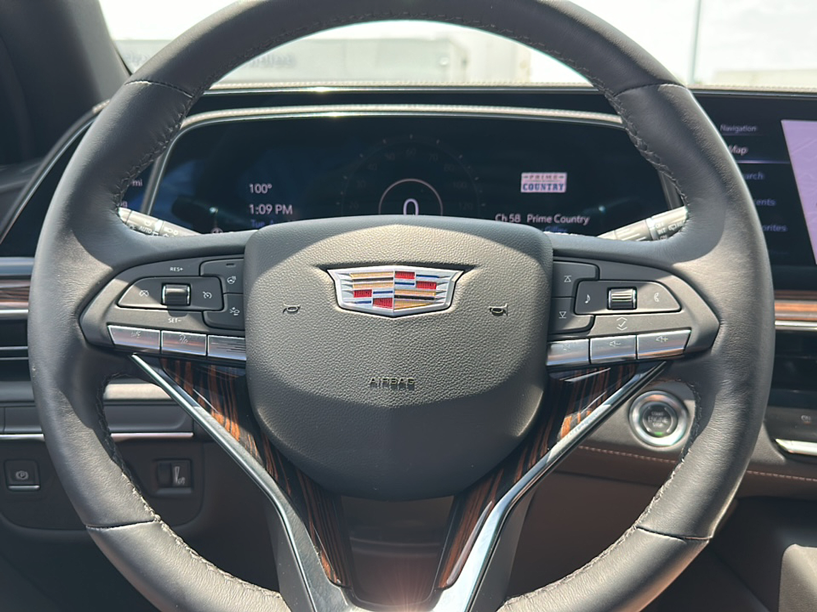 2024 Cadillac Escalade ESV Luxury photo 16