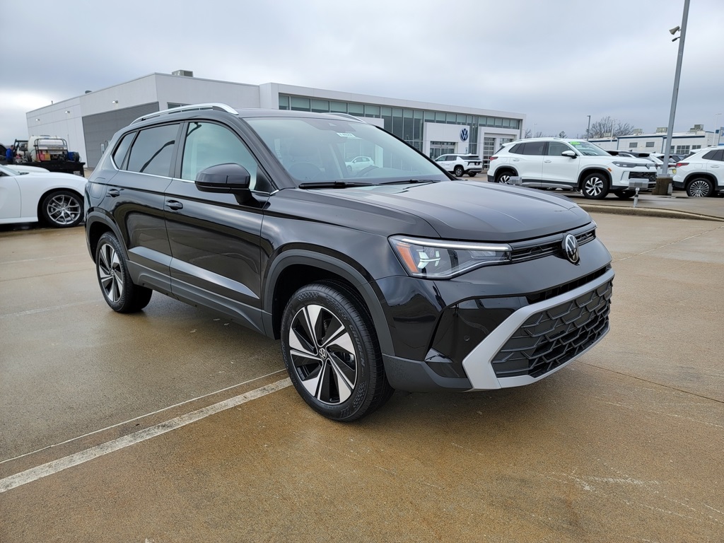 2026 Volkswagen Taos SE's photo