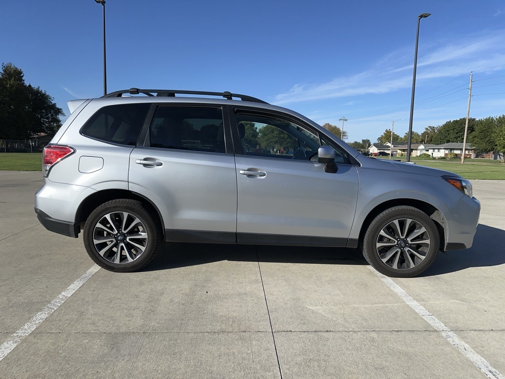 2018 Subaru Forester 2.0XT Premium photo 2