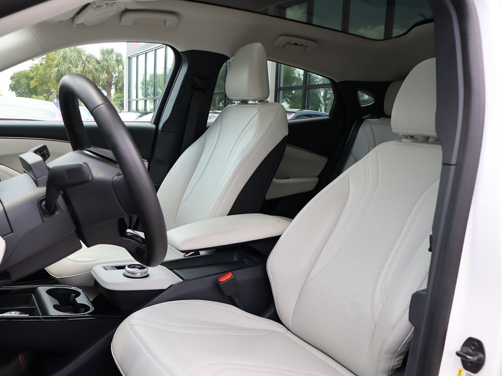 2022 Ford Mustang Mach-E Premium photo 32