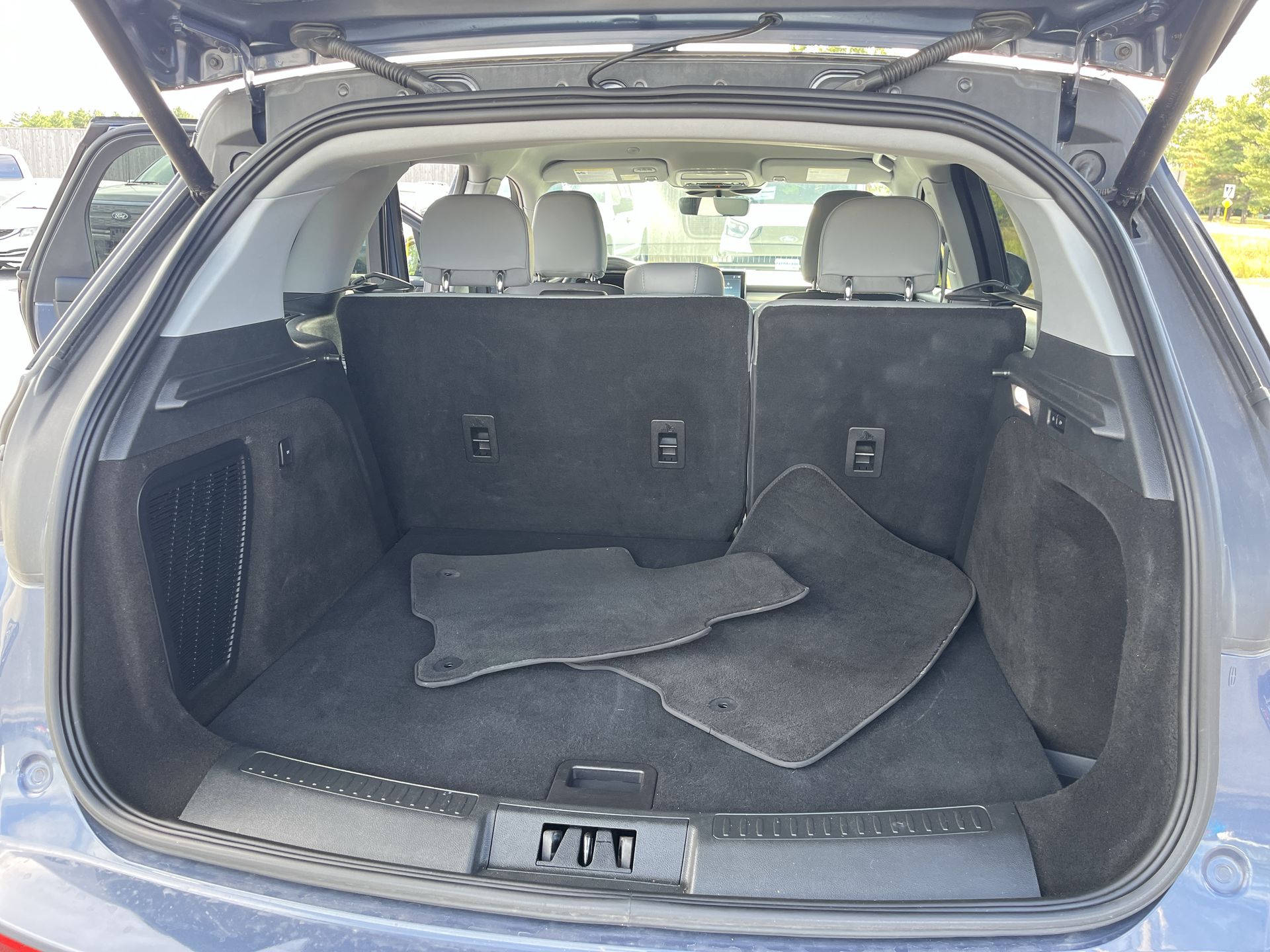 2022 Lincoln Corsair Reserve photo 2