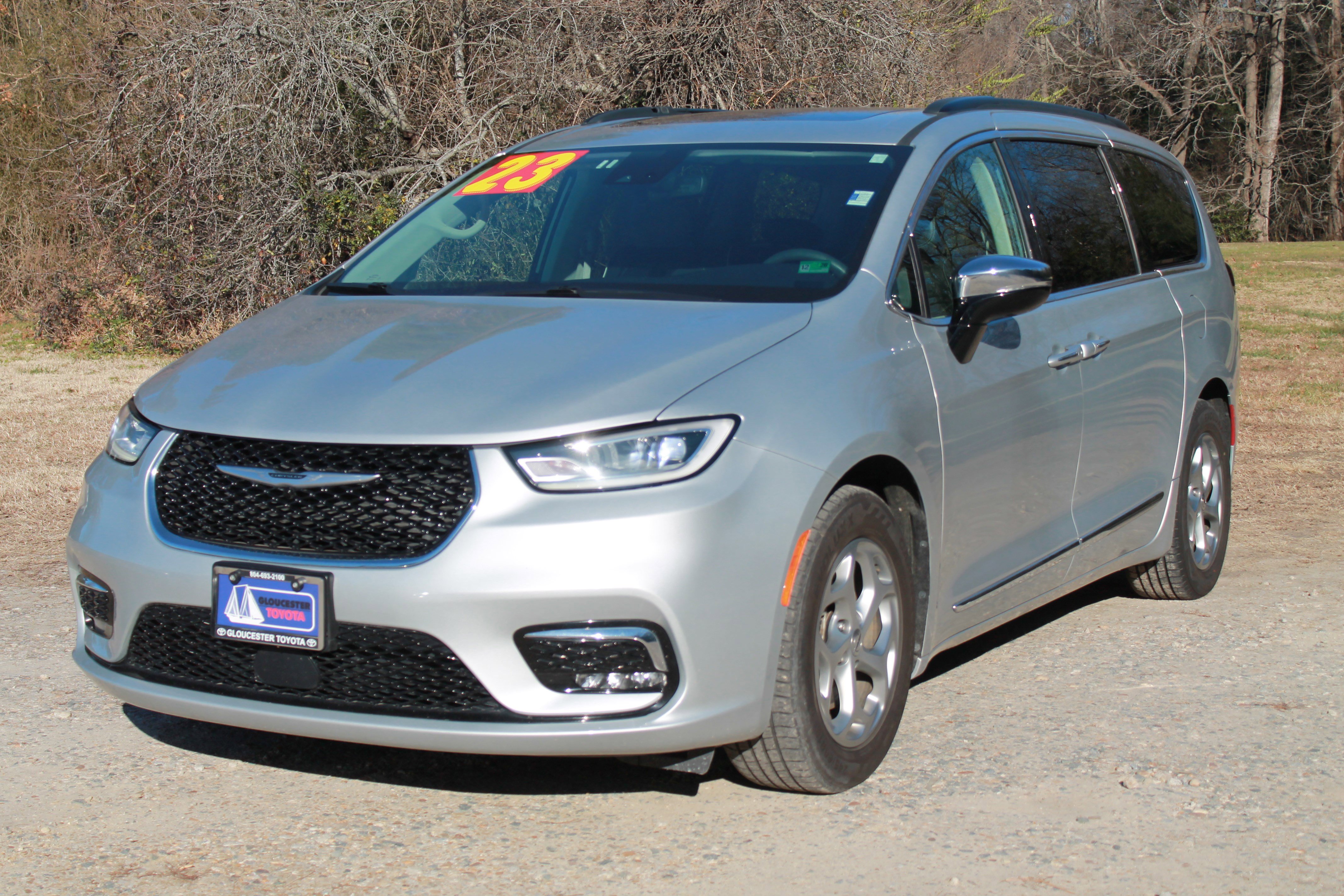 2023 Chrysler Pacifica Limited's photo