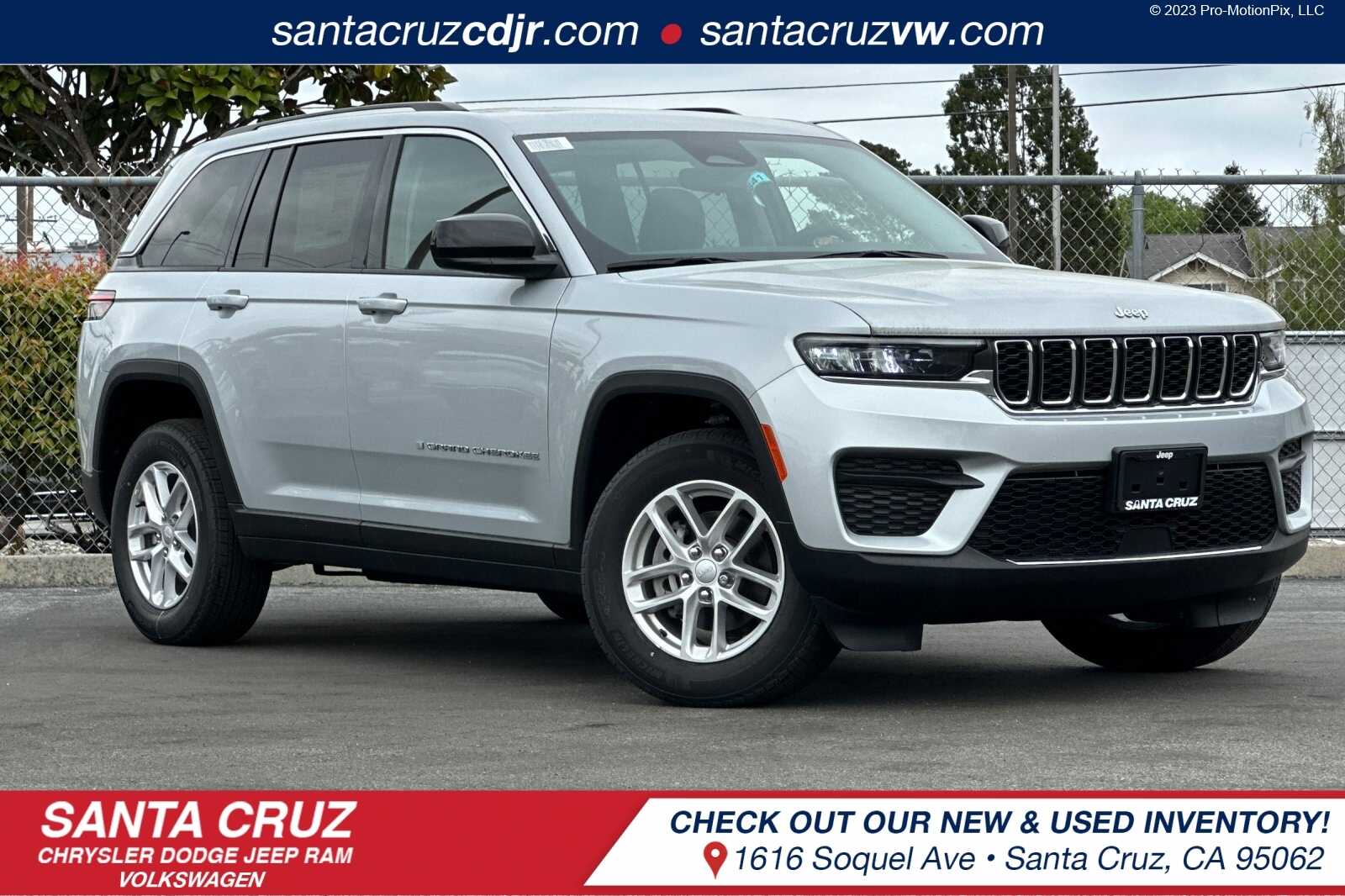 NEW 2023 JEEP GRAND CHEROKEE LAREDO X 4X4