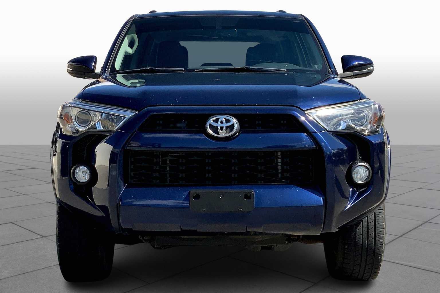 2019 Toyota 4Runner SR5 photo 3